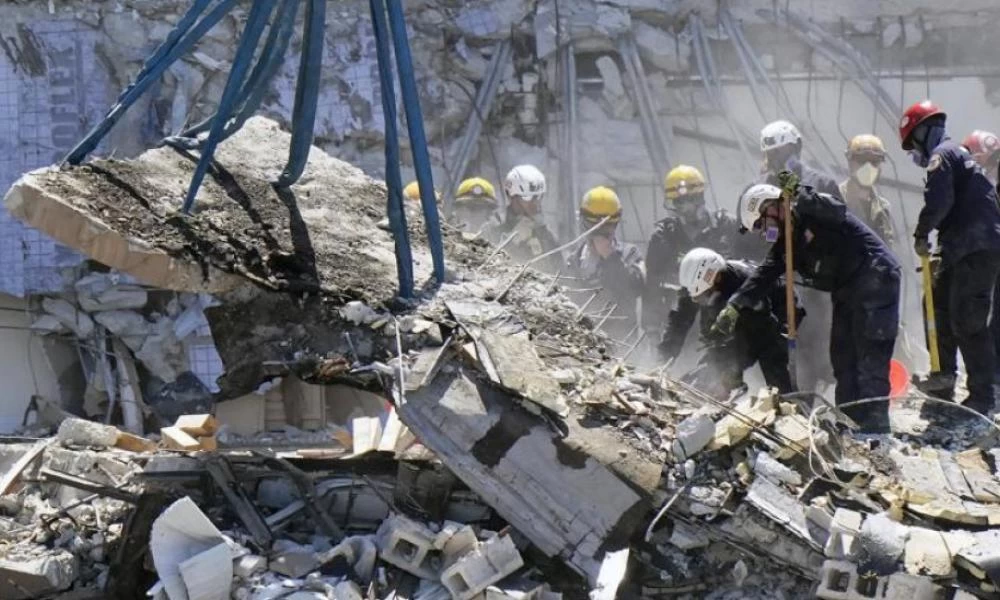 Κατάρρευση πολυκατοικίας στη Φλόριντα: Έφτασαν τους 79 οι νεκροί